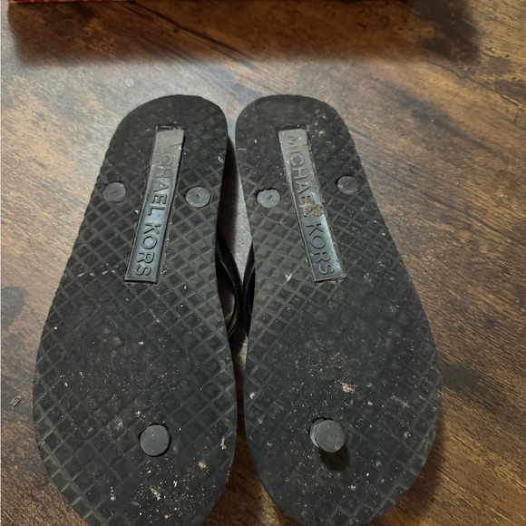 3 for 1 Deal - Tory Burch Black Leather Flats with Gold Logo plus more… - Picture 6 of 10